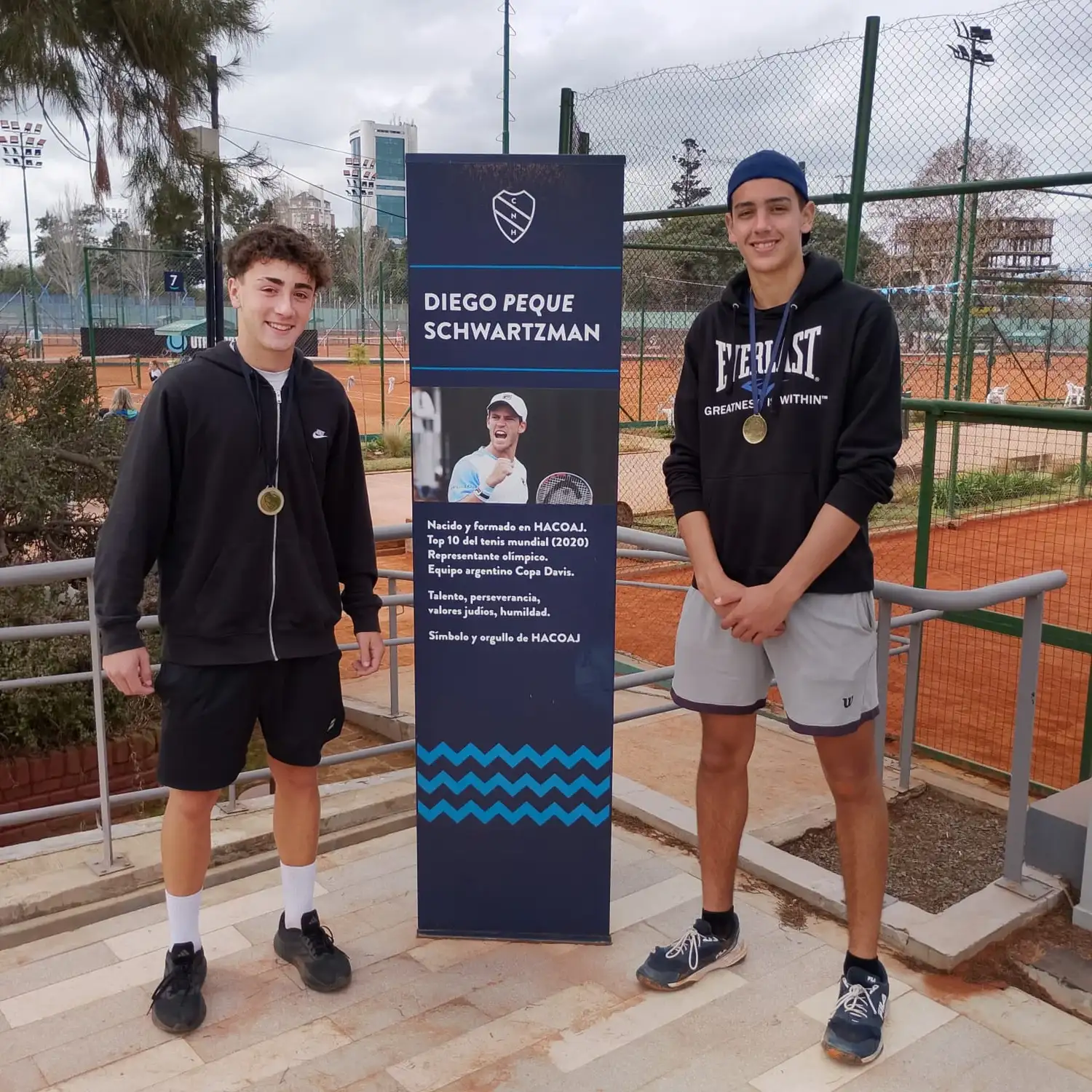 Tenis