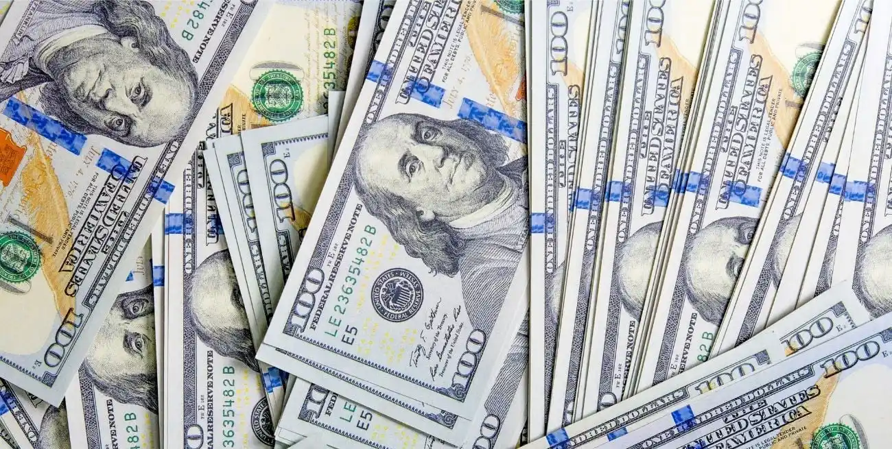 El dólar blue bajó de nuevo la línea de los $1.200.