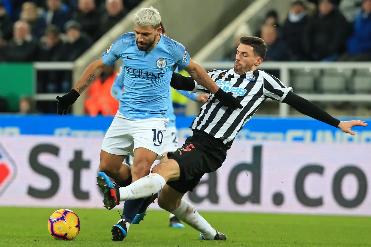 A Manchester City no le bastó el gol de Agüero