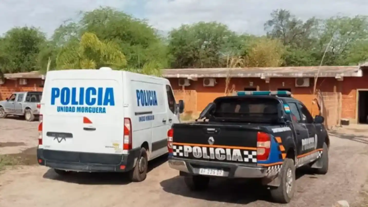 El hombre fue encontrado en una habitación de hotel.