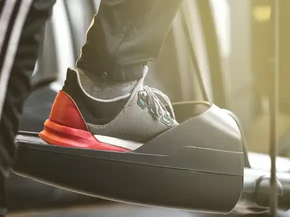 El fenómeno de los shoe lifts: ¿vale la pena usarlos?