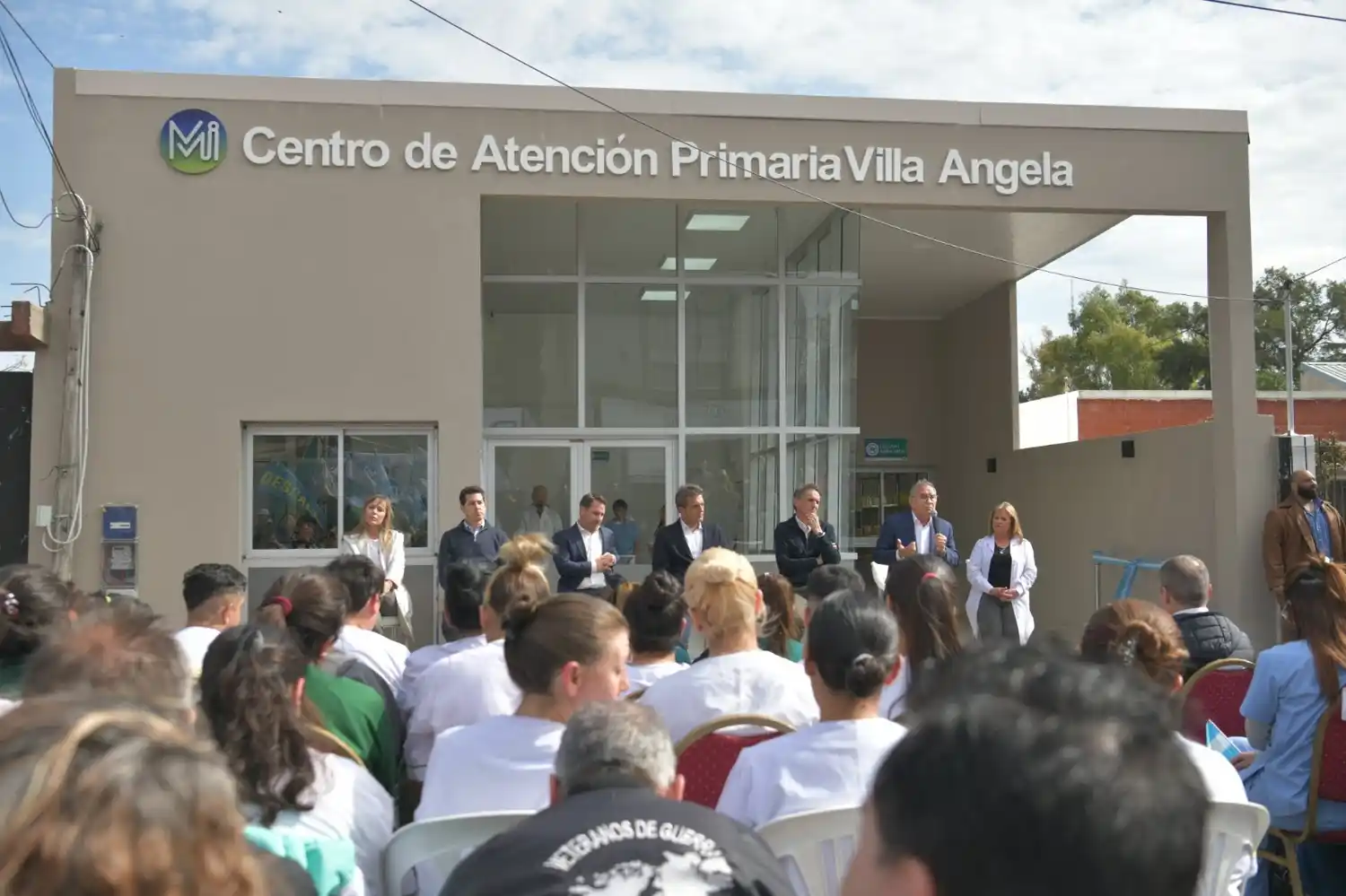 Massa inauguró CAPS en Ituzaingó.