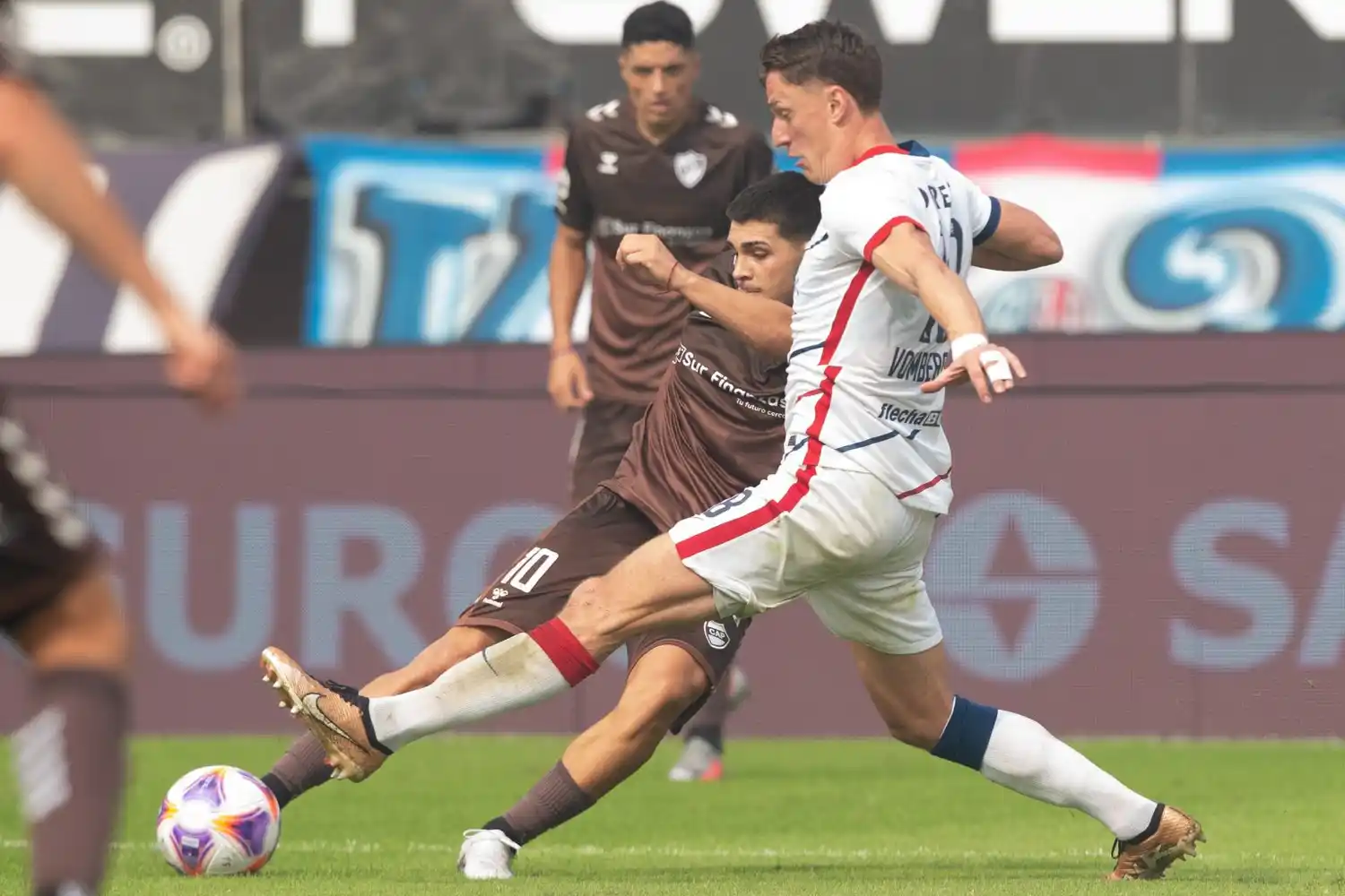 El equipo de "Vicente"  no pudo con San lorenzo