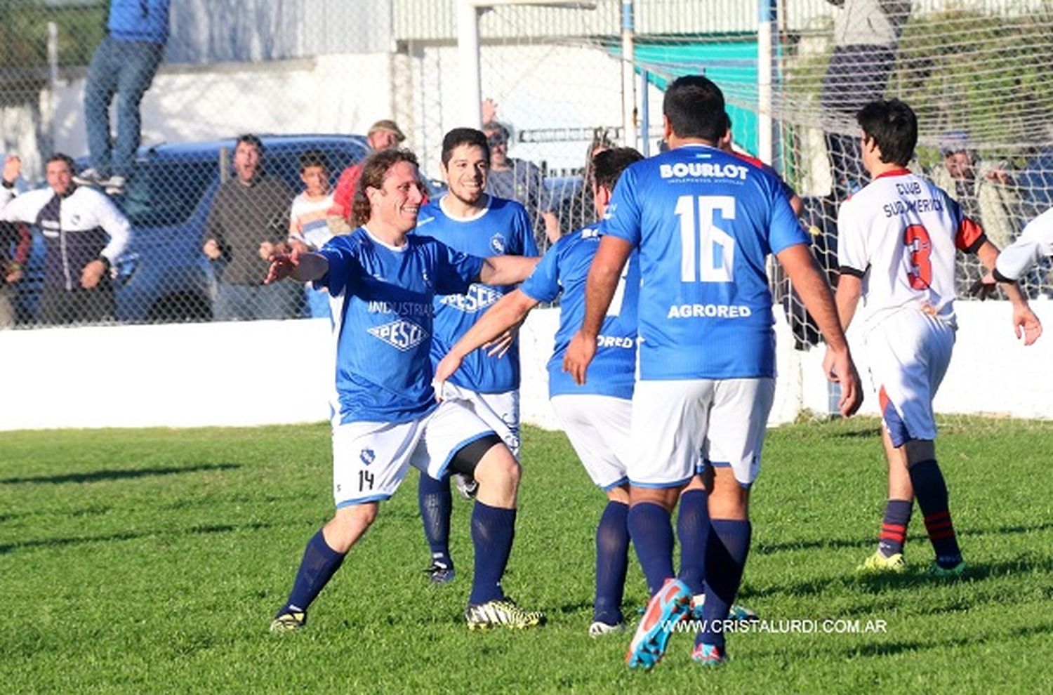 Deportivo venció a Sud América y se cortó en la punta de la Divisional A
