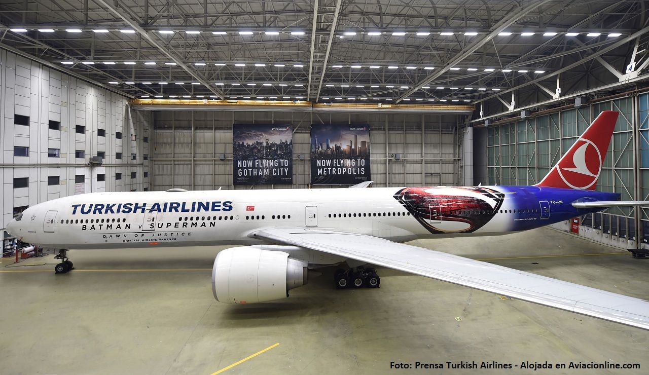 Premian a Turkish Airlines por su participación en «Batman vs. Superman»