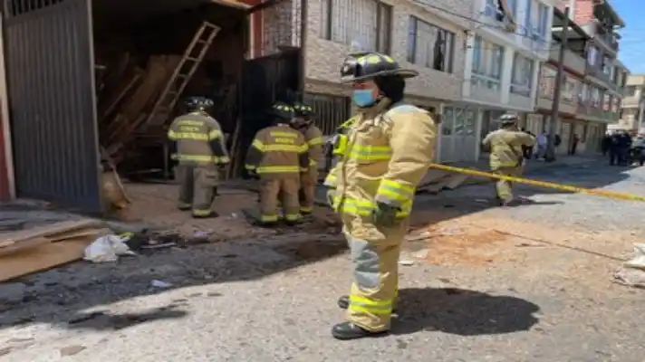 Un muerto, un herido y varias casas afectadas deja explosión de bodega en Colombia