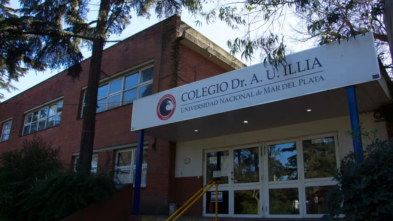 Se trata de una competencia por equipos, integrada por hasta ocho personas, que deberán superar distintas rondas temáticas de cultura general, deportes, música, lógica, entre otras categorías.