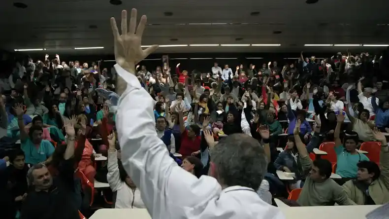 Desmantelamiento y lucha: el Garrahan, entre la fuga de médicos y la protesta gremial