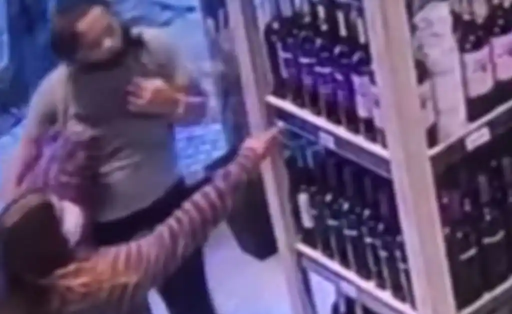 Mecheras “premium” roban fiambre y vinos de alta gama en comercio rosarino