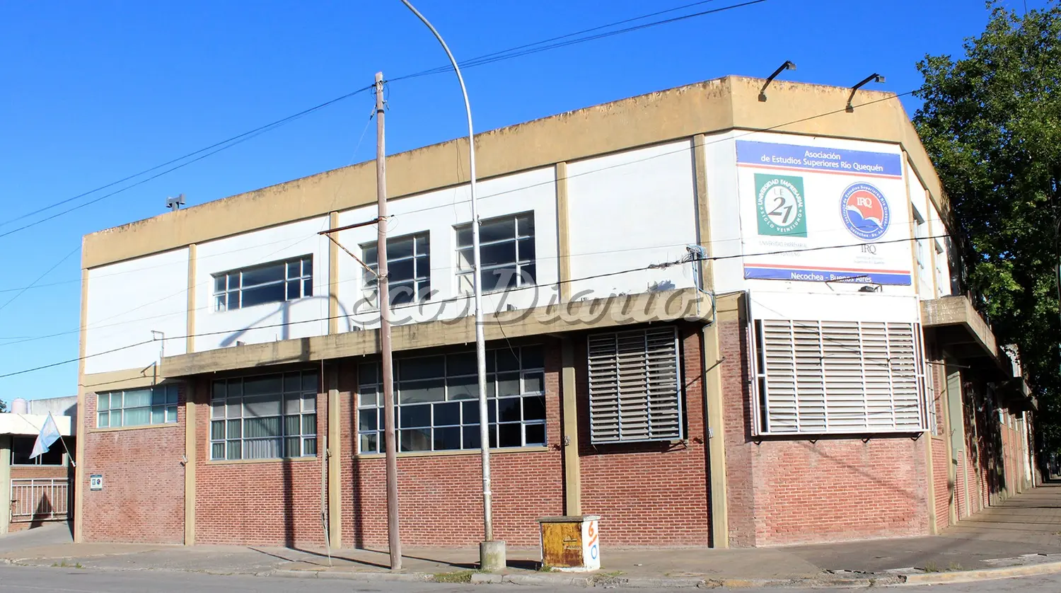 Edificio. Que perteneció a Eseba y hoy es propiedad de la Dirección General de Cultura y Educación