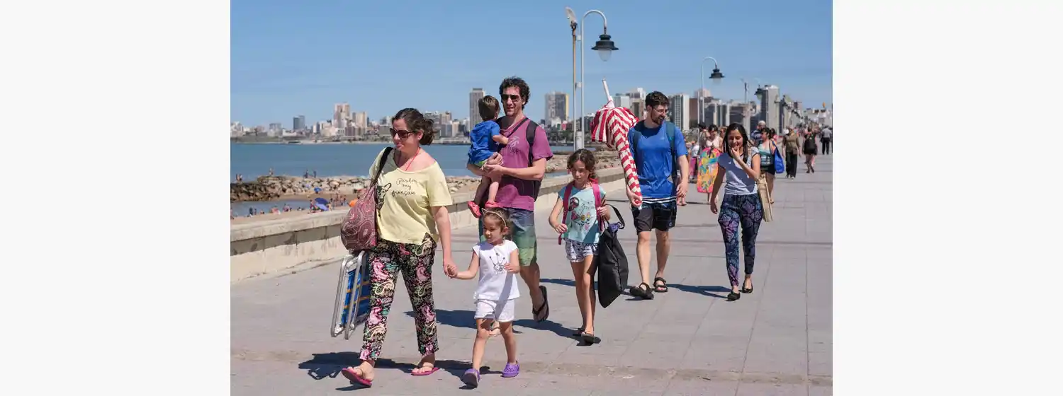 Mar del Plata recibió casi 100 mil turistas este fin de semana largo