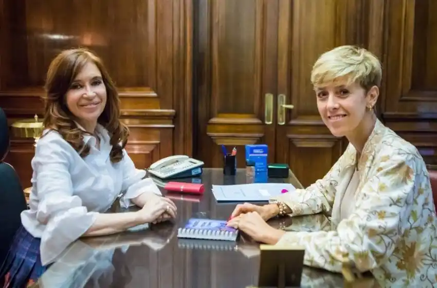 Una senadora del PJ se pasó al bloque de Cristina Kirchner
