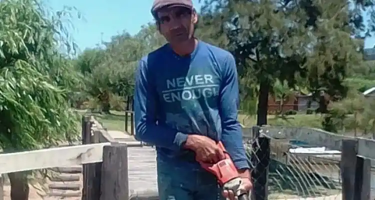 A una semana del accidente, el pintor Hugo Molina sigue en coma y a la espera de un traslado