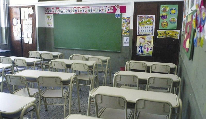 Analizan la posibilidad del regreso a clases en escuelas del interior del país