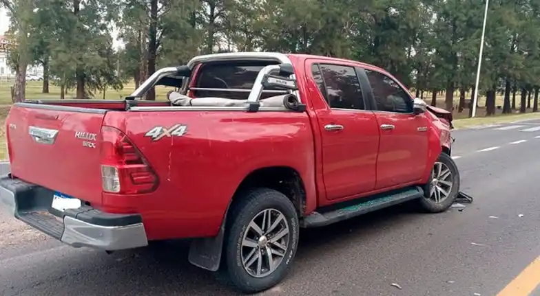 Hospitalizaron a dos personas tras un choque en Ruta 12 y acceso a Crespo