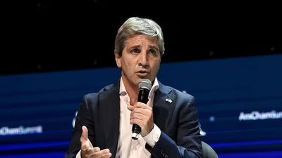 Luis Caputo reconoció que "podría haber algún impacto en el nivel de actividad"