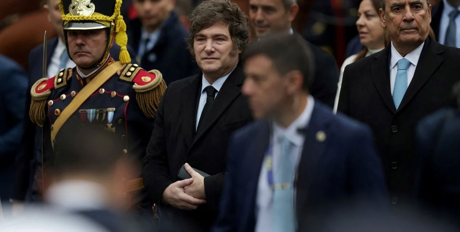 Javier Milei ingresando a la Catedral Metropolitana de Buenos Aires.