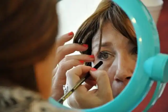 Taller de belleza para mujeres en tratamiento oncológico