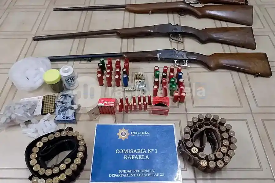 Le disparó al gato de un vecino, le allanaron el domicilio y encontraron un arsenal