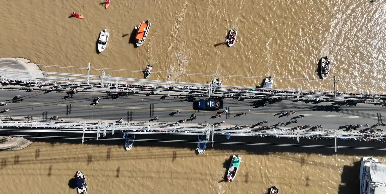 El Puente Colgante vuelve a ser parte de un evento deportivo con los JADAR 2025 en Santa Fe.