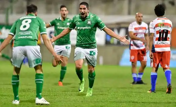 Atlético Paraná perdió como visitante y descendió al Federal A