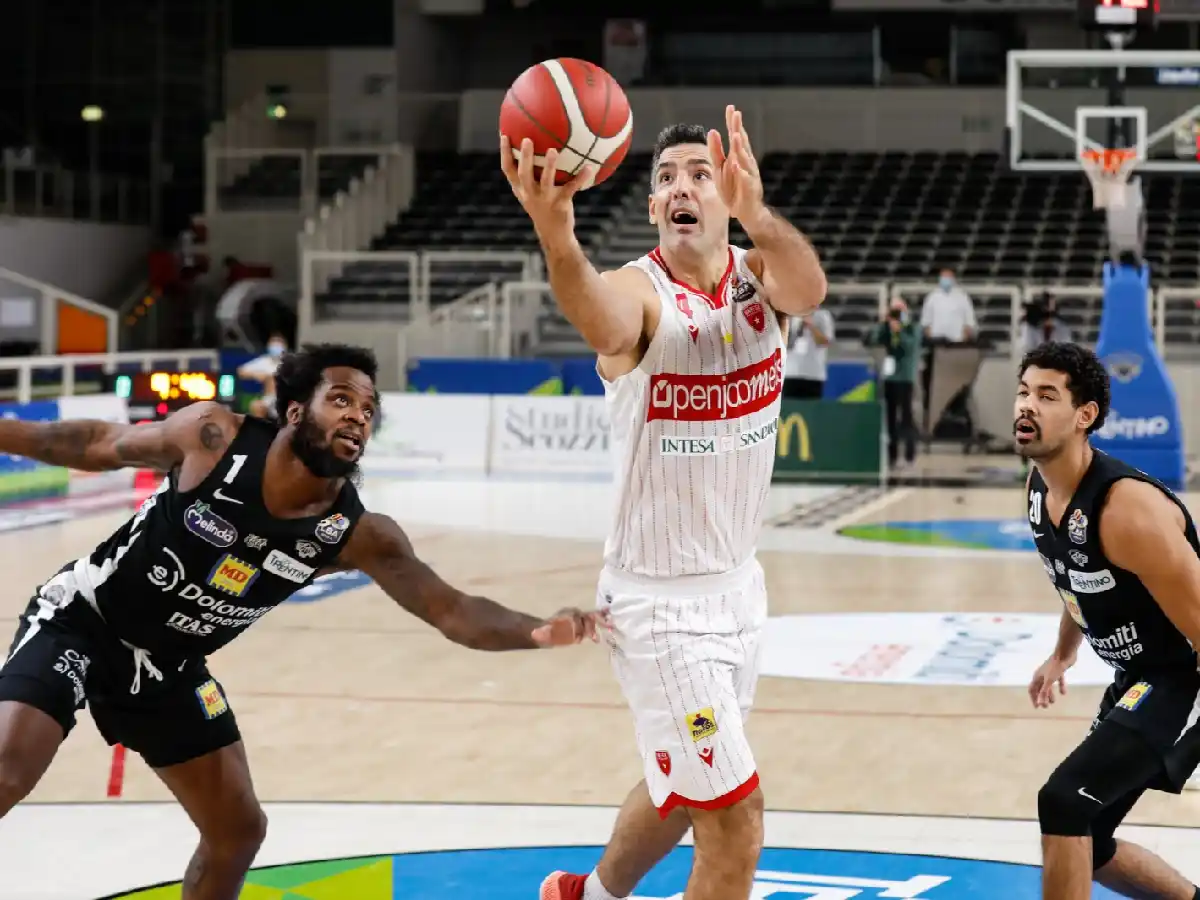 Luis Scola sigue brillando a los 40 años