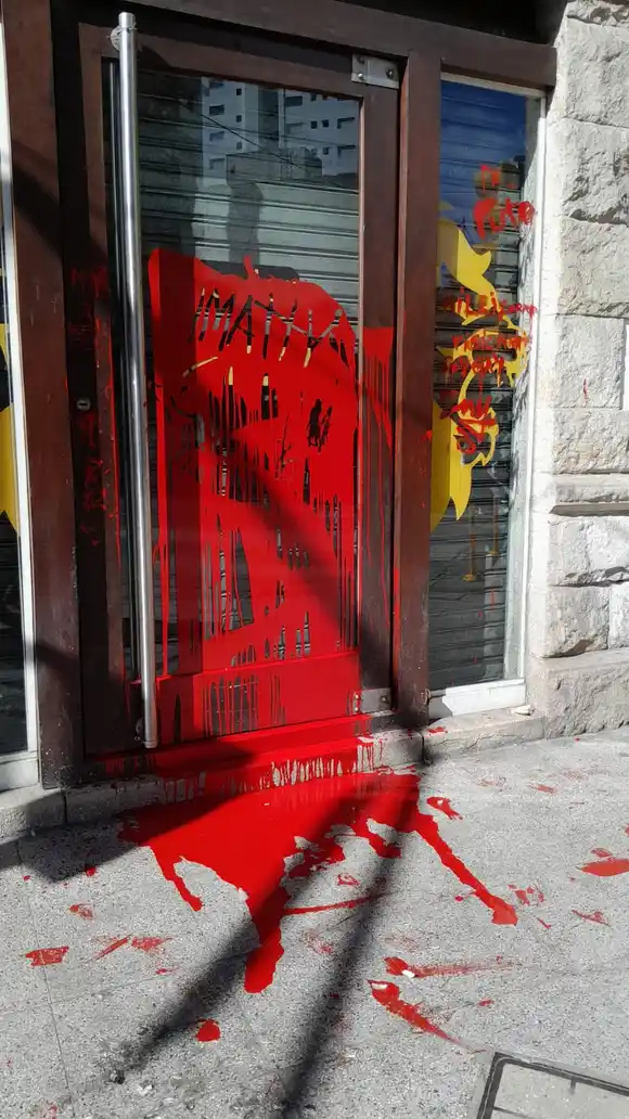 Vandalizaron el local de La Libertad Avanza en Mar del Plata