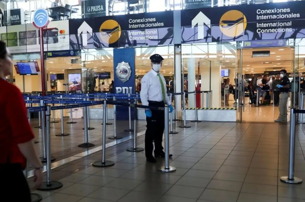 Aerolíneas piden “pasaportes COVID”: viajes sin cuarentena para las personas vacunadas