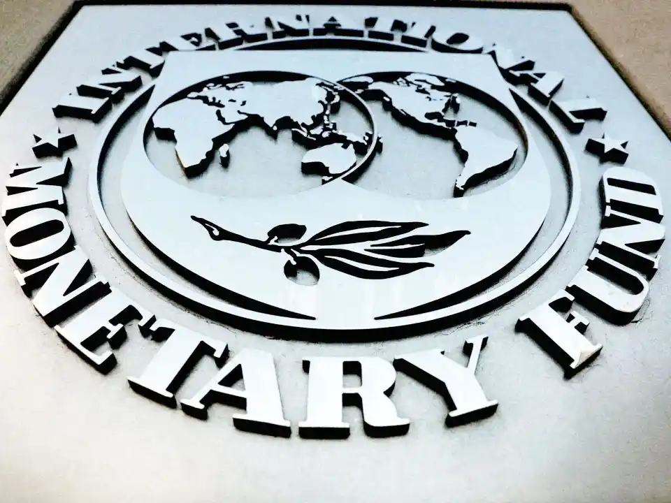 La deuda con el FMI, una carga cada vez más pesada que se agravará en 2026 si no hay acuerdo