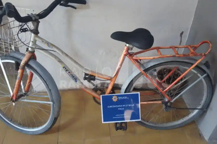 Lo vieron en un motel intentando abrir las habitaciones: había robado una bici poco antes