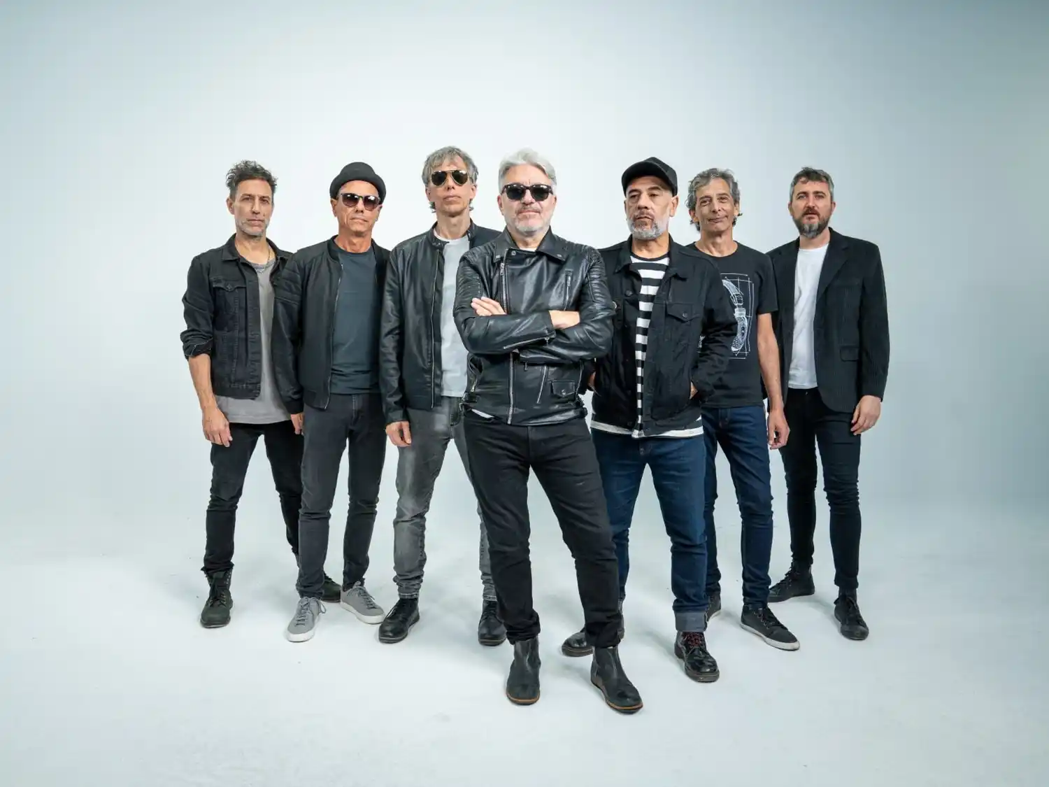 La banda de rock Estelares se presenta el sábado 24 de enero.