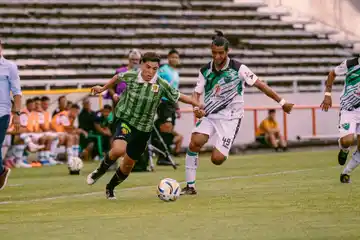 En un partido épico, Aldosivi ganó 4 a 2 y se queda en Primera