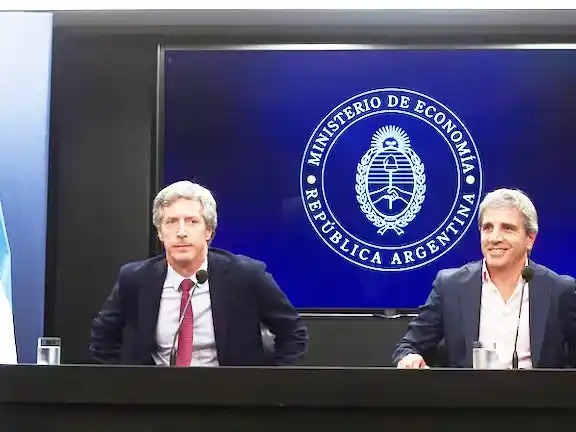 El Gobierno buscará renegociar la meta de reservas con el FMI