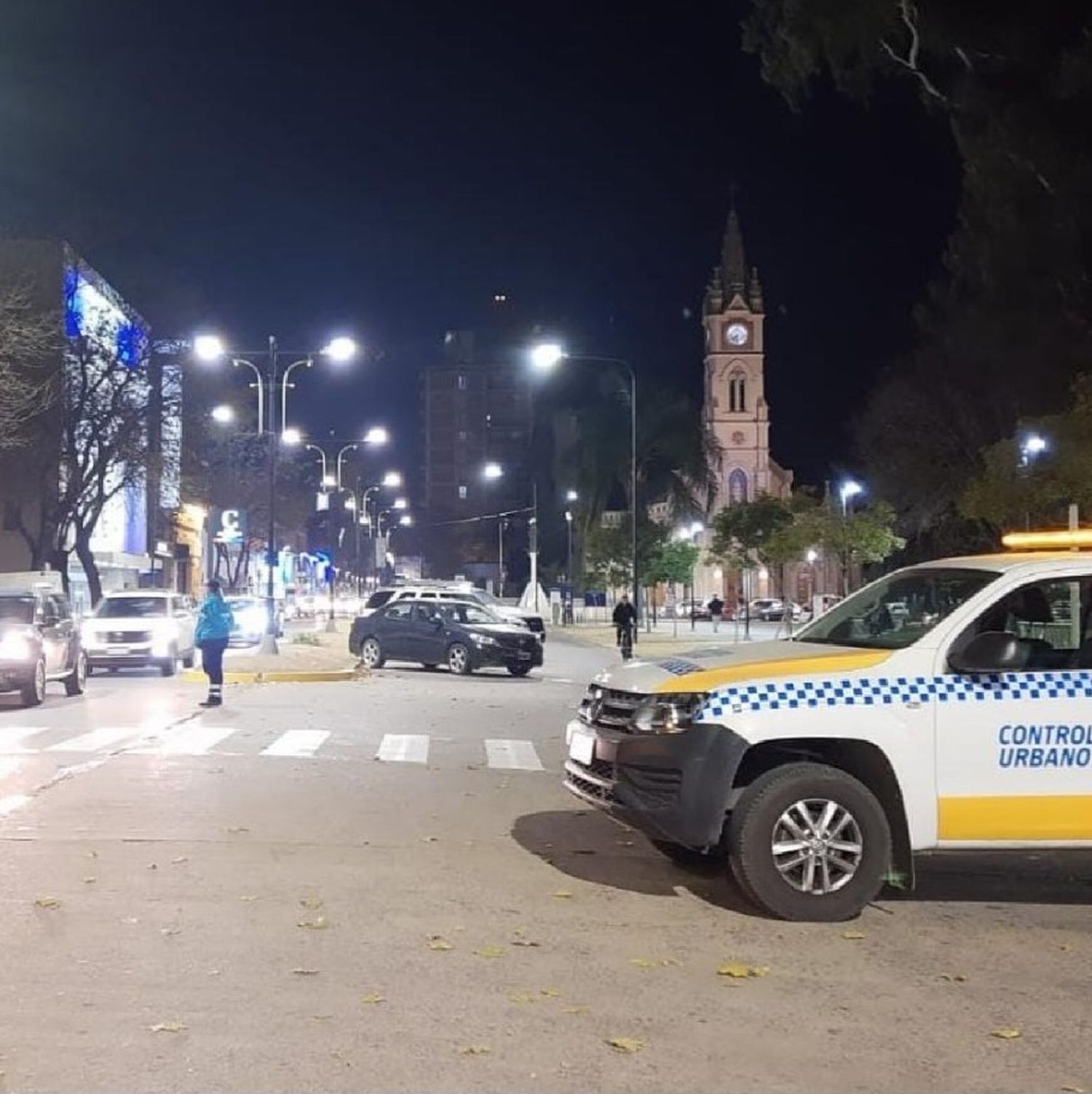 Los puestos de control se instalan en lugares estratégicos de la ciudad.