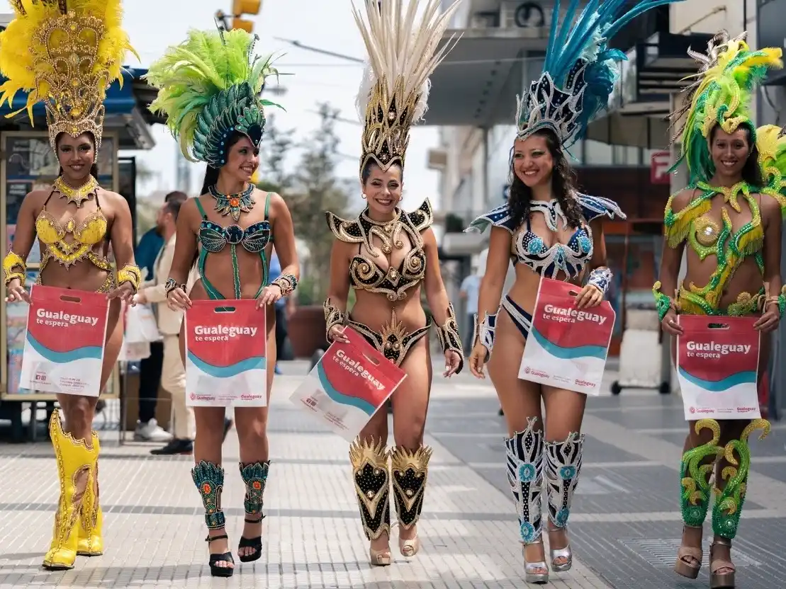 Entre Ríos presentó los corsos de Gualeguay para el verano