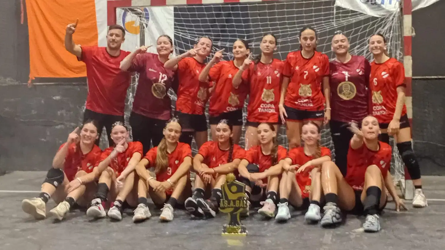 Defensa se coronó en cadetes femenino.