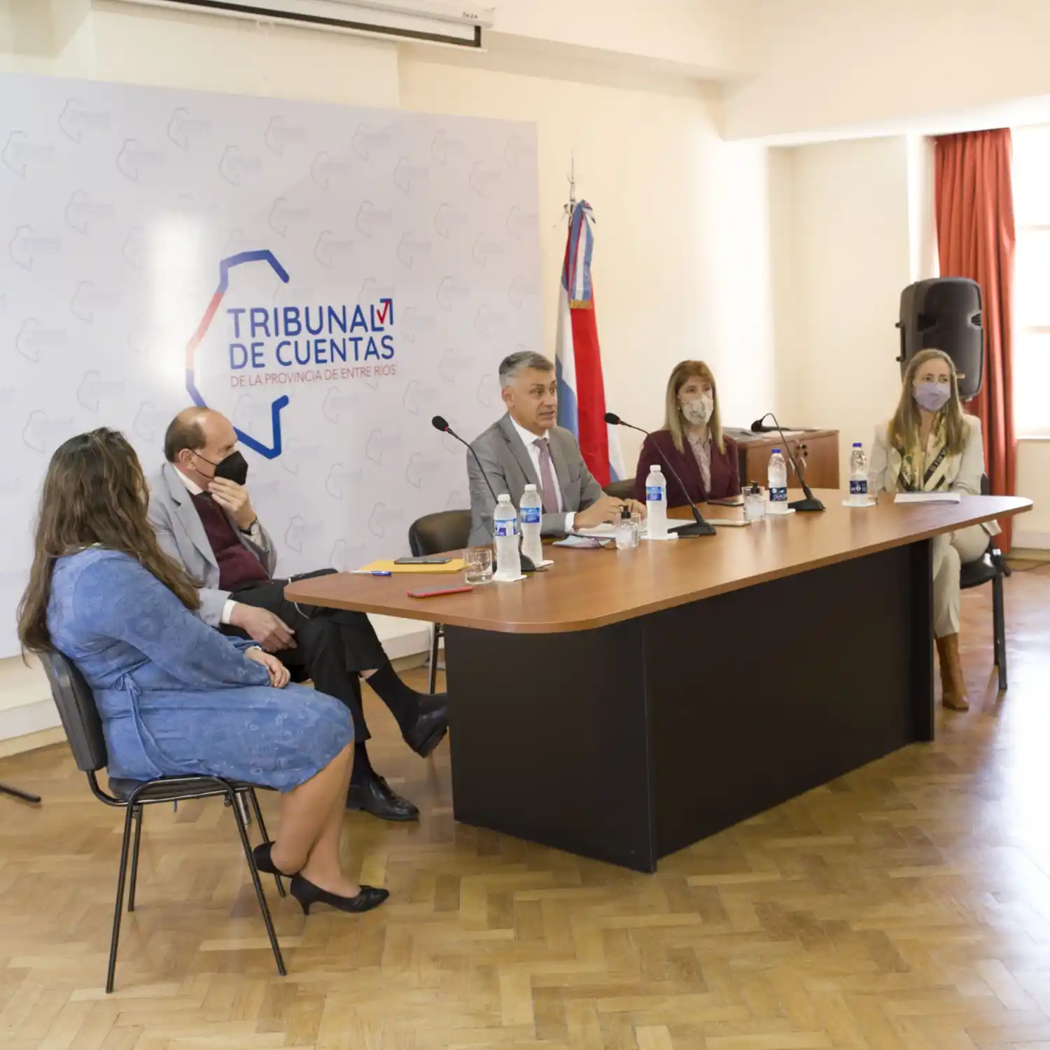 El Tribunal de Cuentas continúa formando y capacitando a sus recursos humanos