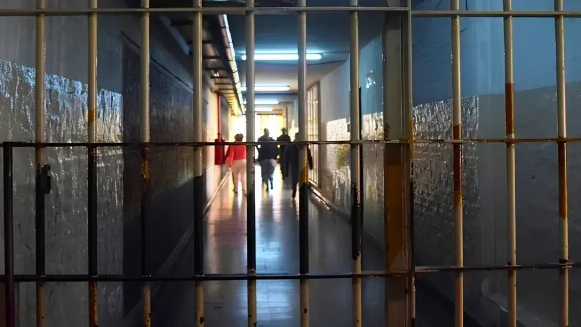 “Seco de vientre”: quedó preso por robar una garrafa en Colastiné Norte
