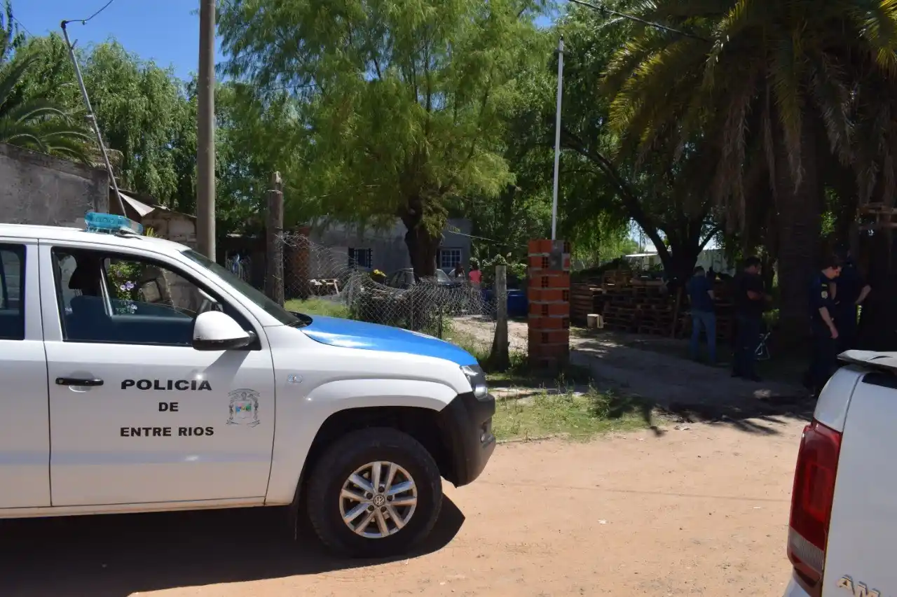 Allanaron una casa y detuvieron a dos delincuentes por un robo a mano armada