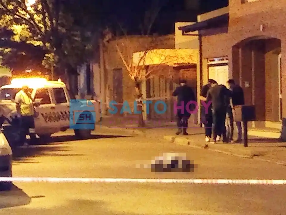 Conmoción en Salto: Brutal crimen a golpes de un sujeto en pleno centro