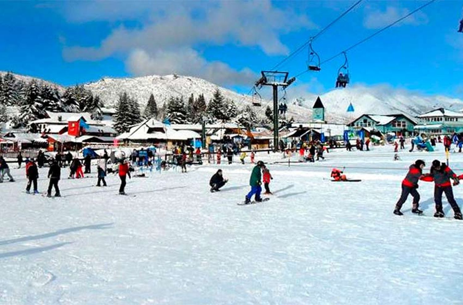 Accidente en Bariloche: una adolescente fue internada grave tras caer en una pista de esquí del Cerro Catedral