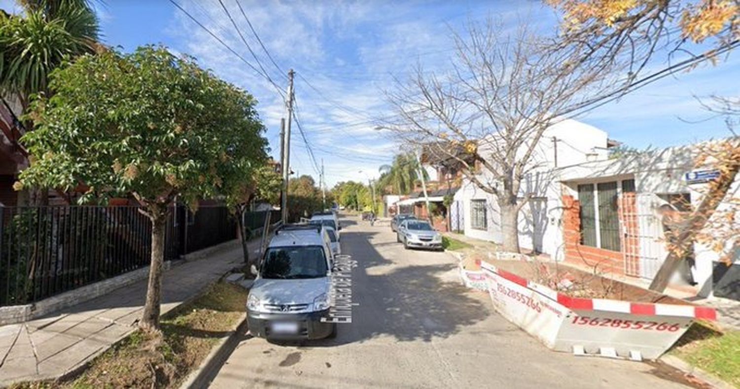 Murió un hombre electrocutado al intentar apagar con un balde el incendio del aire acondicionado