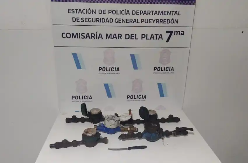 Atrapan a ladrón de medidores de agua