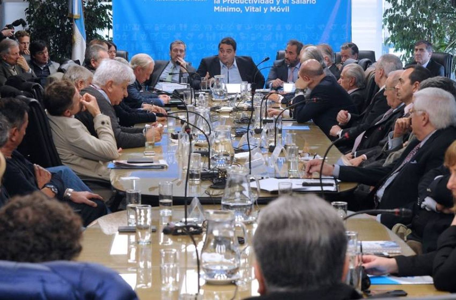 El salario mínimo subirá un 25% en cuatro tramos