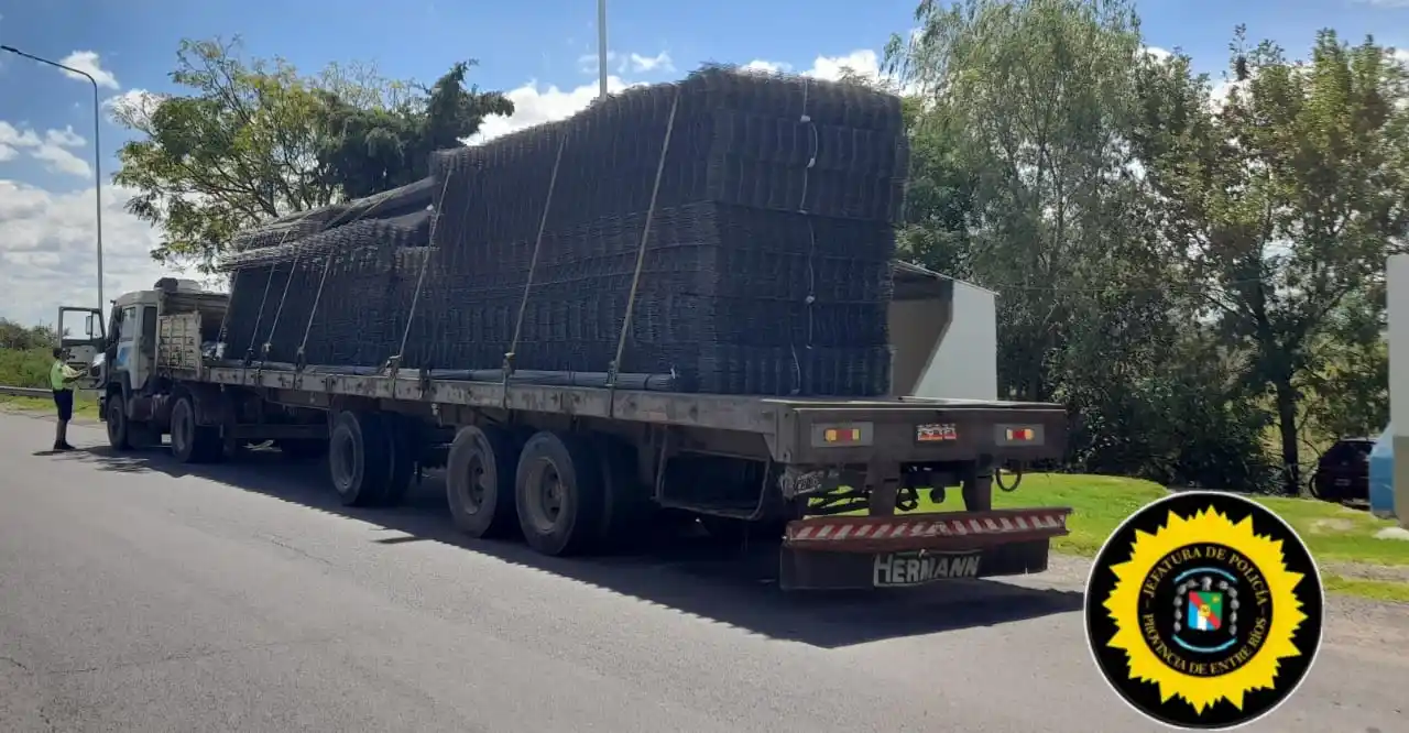 Secuestran un semirremolque con pedido judicial, un vehículo robado y detectan otras infracciones