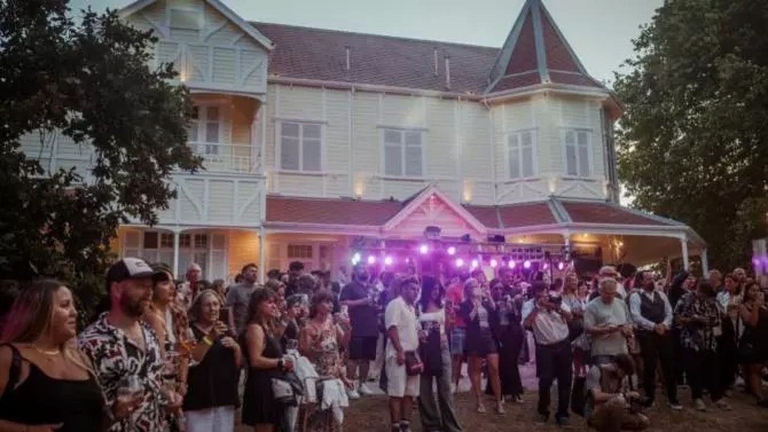 Una serie de conciertos y actividades especiales se realizarán este mes en Villa Victoria.