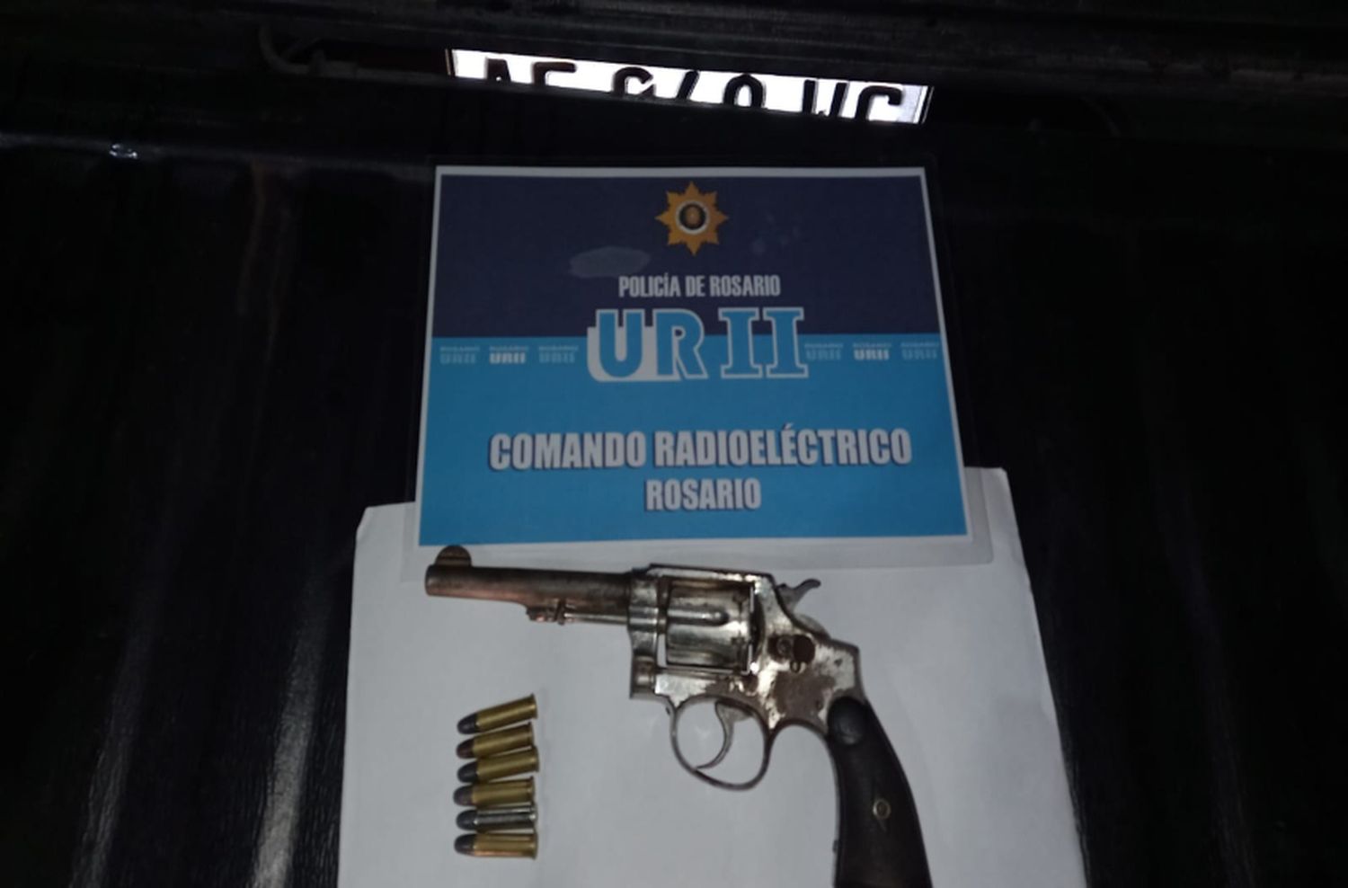 Descartó un arma en plena calle para escapar de la policía en zona noroeste pero terminó detenido