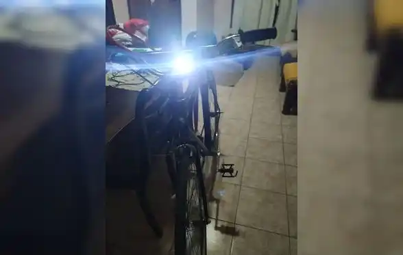 Reclamo de ciclista: “Me tiró el auto encima y me hizo caer”