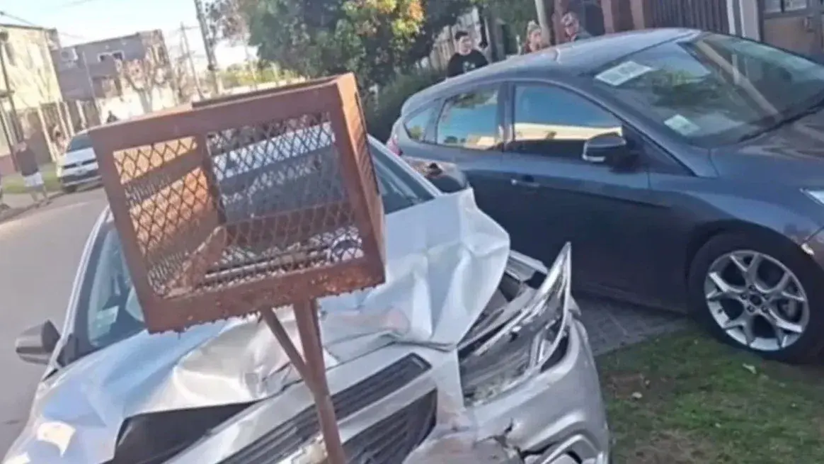 La fuerte colisión dejó un herido de gravedad.