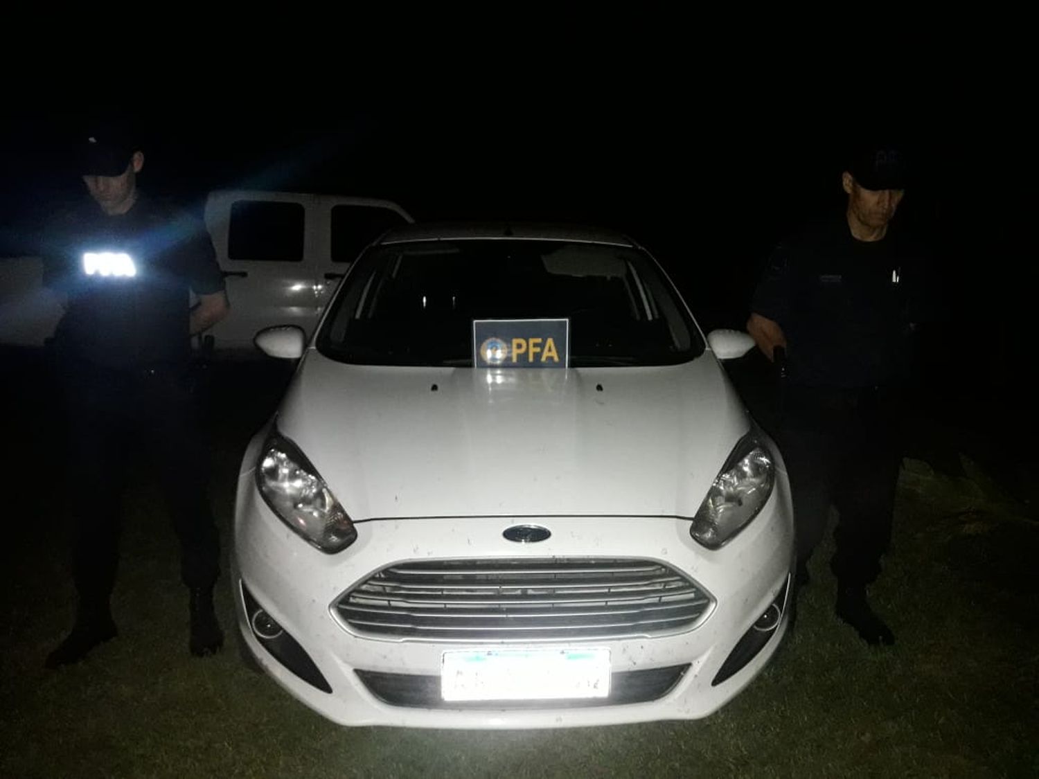 Desbarataron una fiesta privada en una quinta y detuvieron a cinco personas